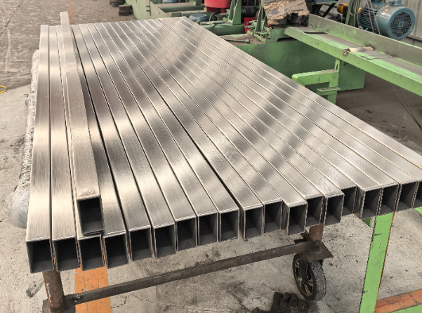 陵水建筑工程行业用不锈钢无缝钢管